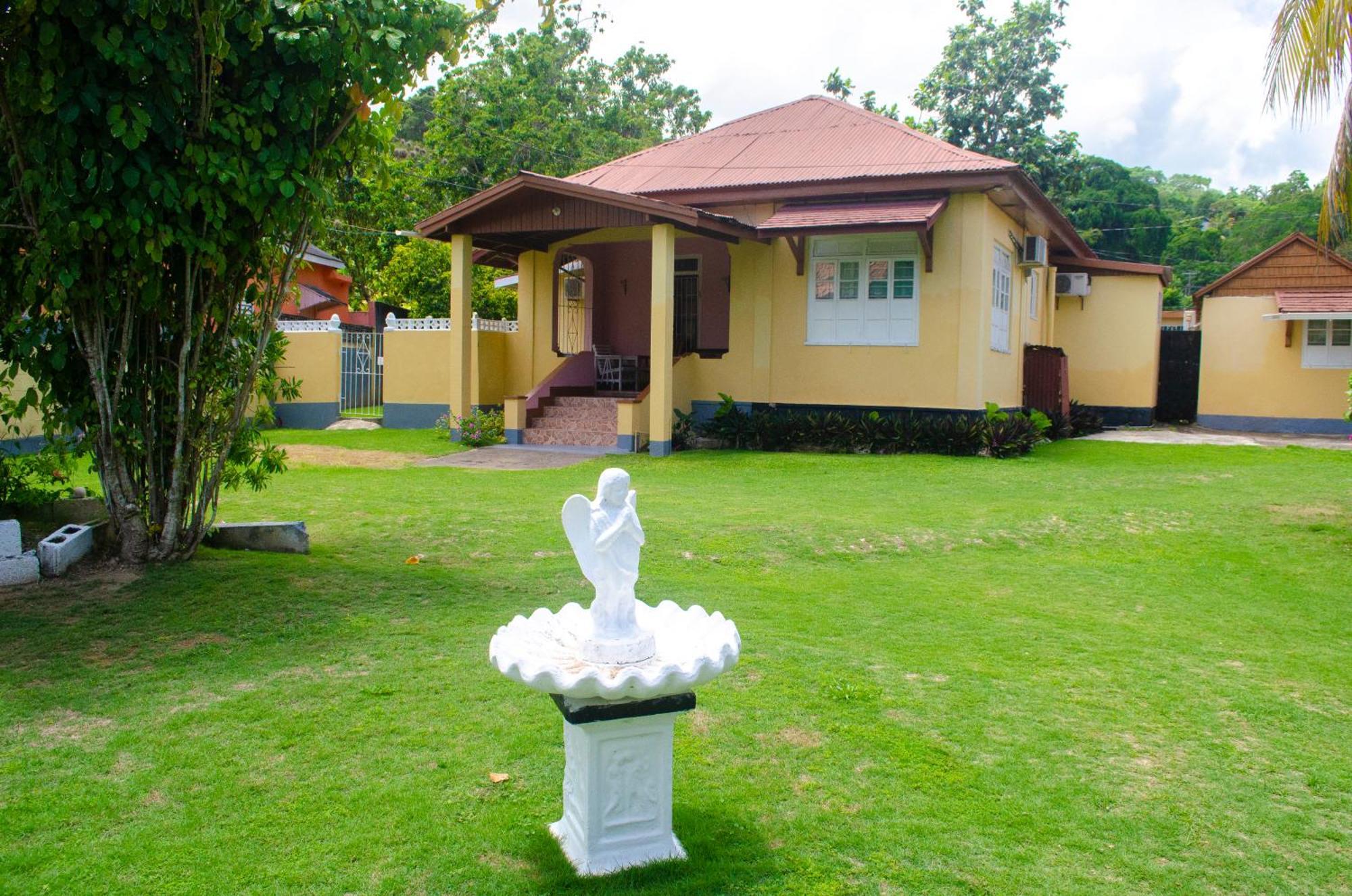 Little Shaw Park Guest House Ocho Ríos Exterior foto