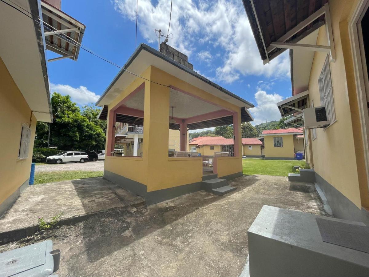Little Shaw Park Guest House Ocho Ríos Exterior foto