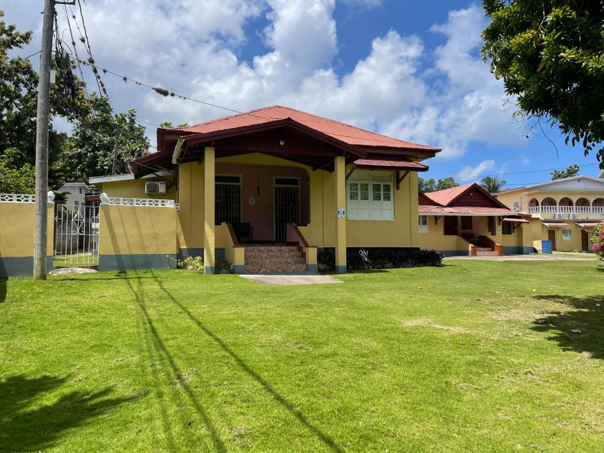 Little Shaw Park Guest House Ocho Ríos Exterior foto