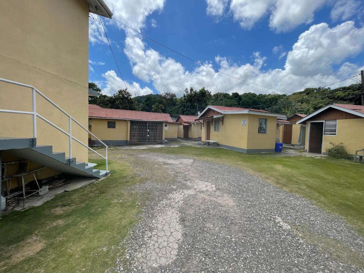 Little Shaw Park Guest House Ocho Ríos Exterior foto