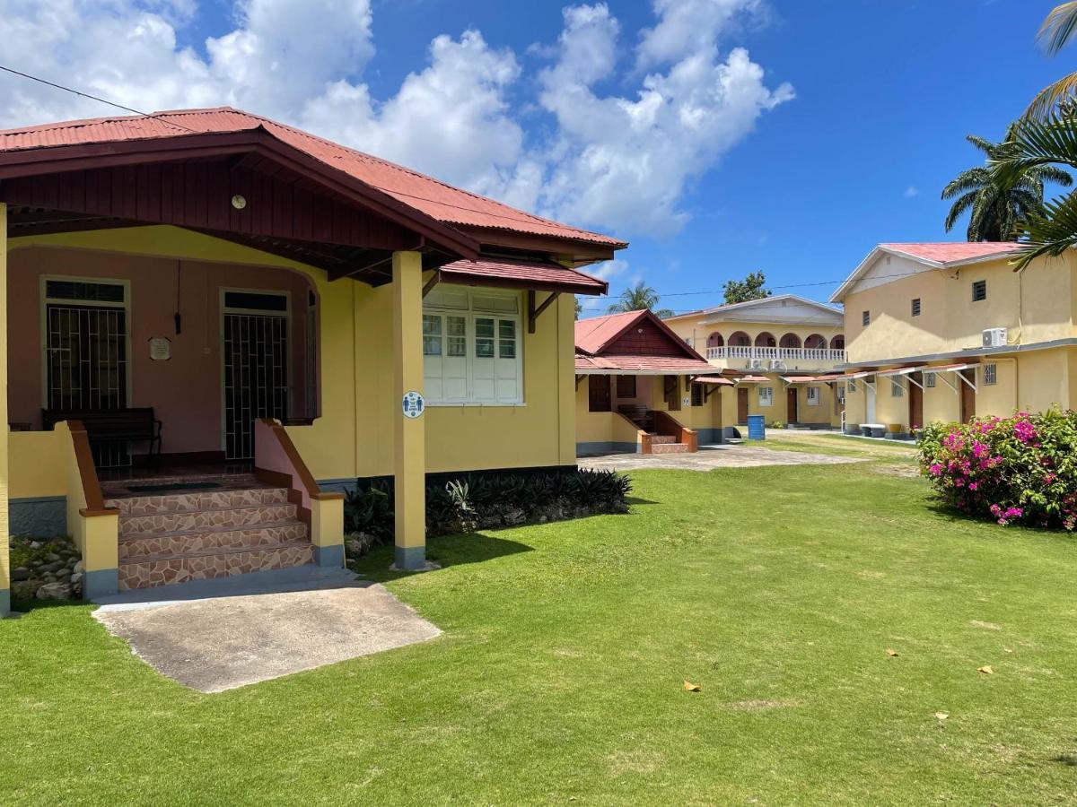 Little Shaw Park Guest House Ocho Ríos Exterior foto