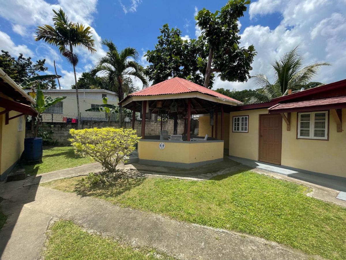 Little Shaw Park Guest House Ocho Ríos Exterior foto